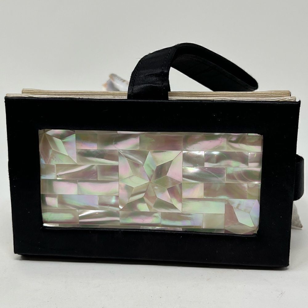 Marhill MOP, vintage compact wristlet.